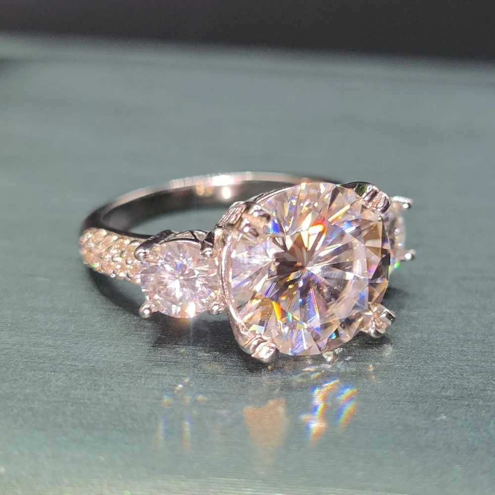 5ct Moissanite 3-Stone Ring – Size 6 (S925 Solid Silver)